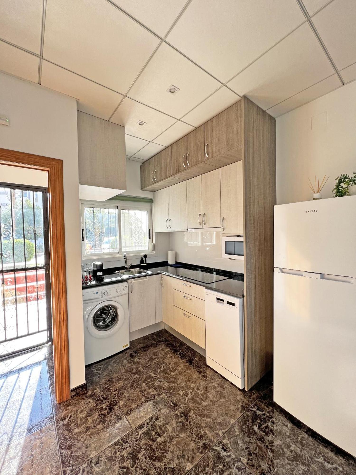 Apartamento A 100 Metros De La Playa. Parking Gratuito Privado Alicante Exterior foto